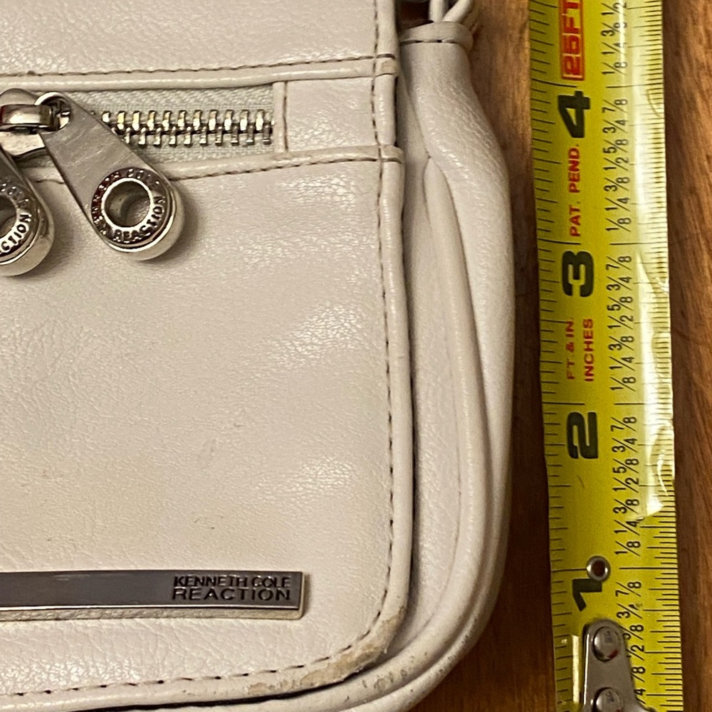 Kenneth Cole Reaction White Crossbody Mini Bag - Picture 5 of 10